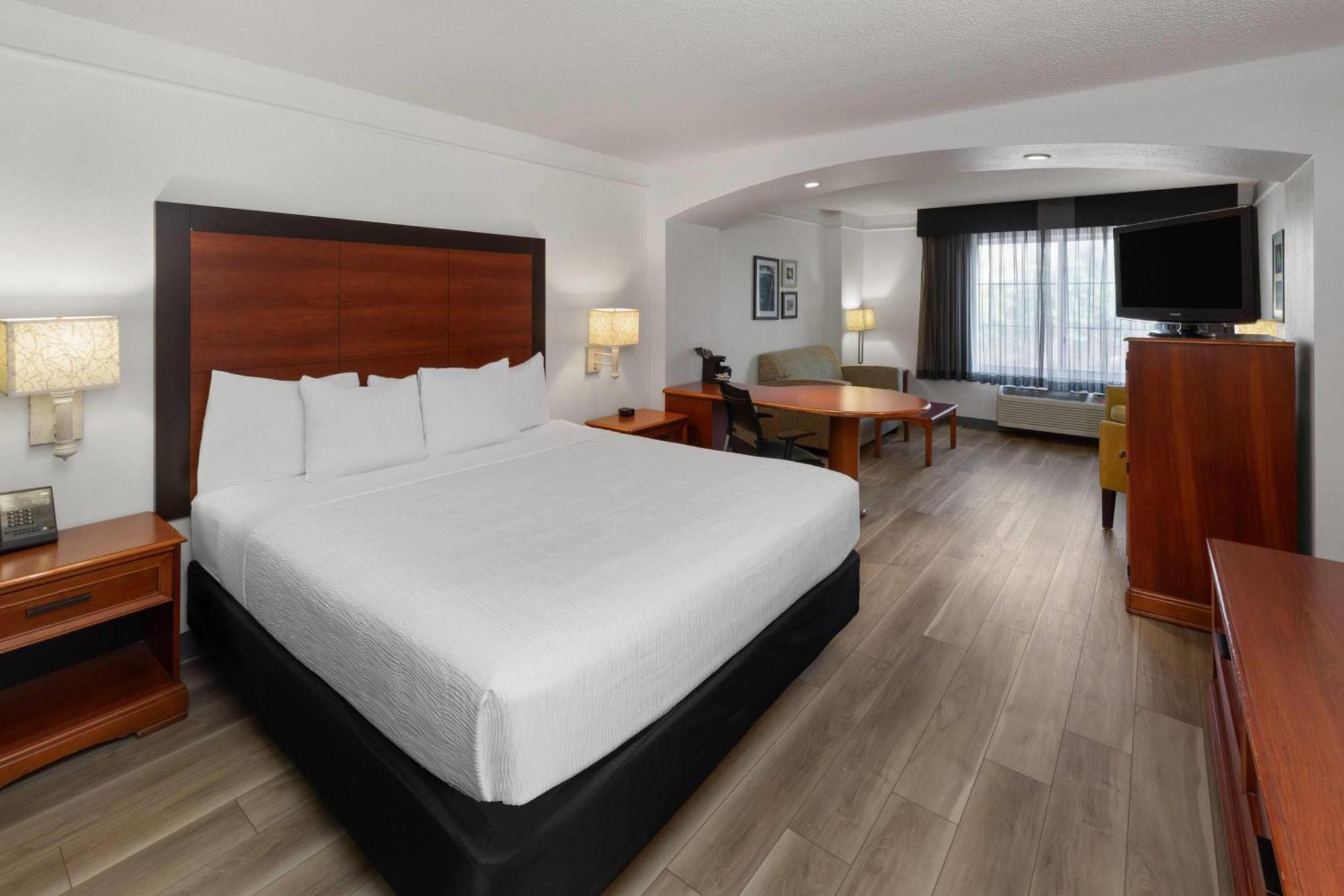 Executive King Room,1730065332:JPEG